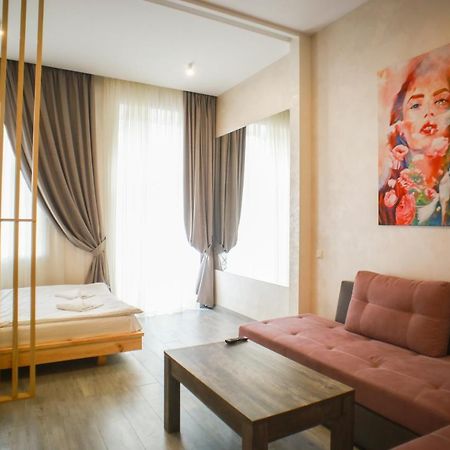 Leogrand Apartment On Drohobycha 4 Lviv Dış mekan fotoğraf